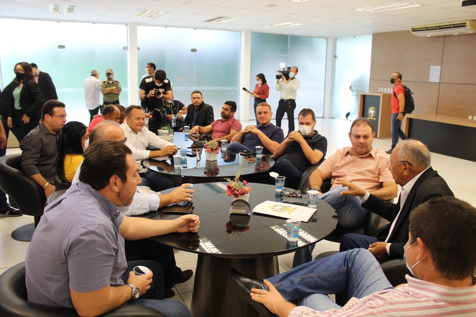 Dr. Pessoa em reunião Câmara Municipal