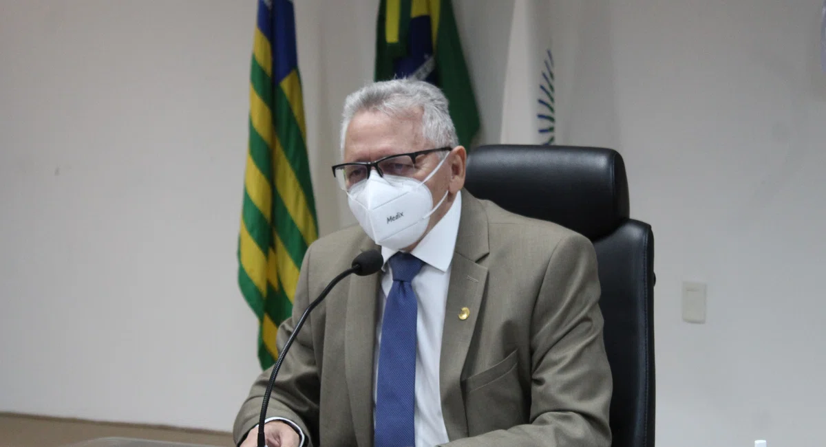 Reitor da UFPI, Gildásio Guedes.