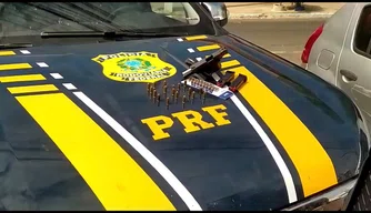 Arma de fogo apreendida na BR-230 em Floriano