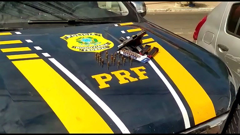Arma de fogo apreendida na BR-230 em Floriano
