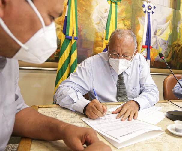 Dr. Pessoa sanciona lei que torna laudos médicos do Transtorno do Espectro Autista de prazo indeterminado
