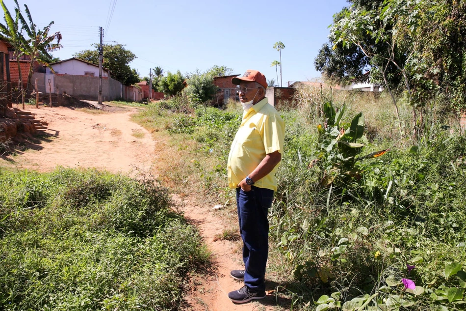 Prefeito de Teresina, Dr Pessoa, visita ruas.