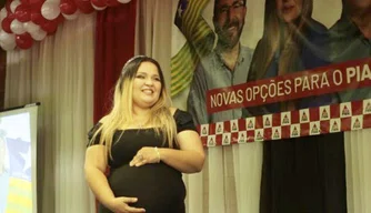 Candidata ao Governo do Estado Ravenna Castro.