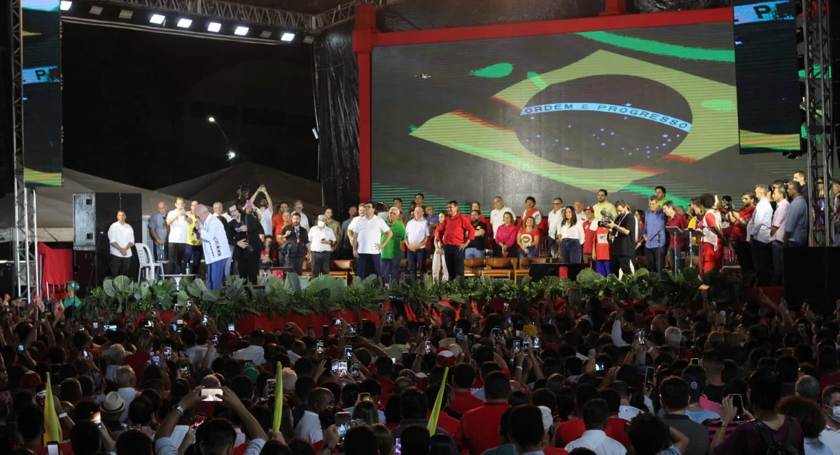 Lula participa de ato em Teresina