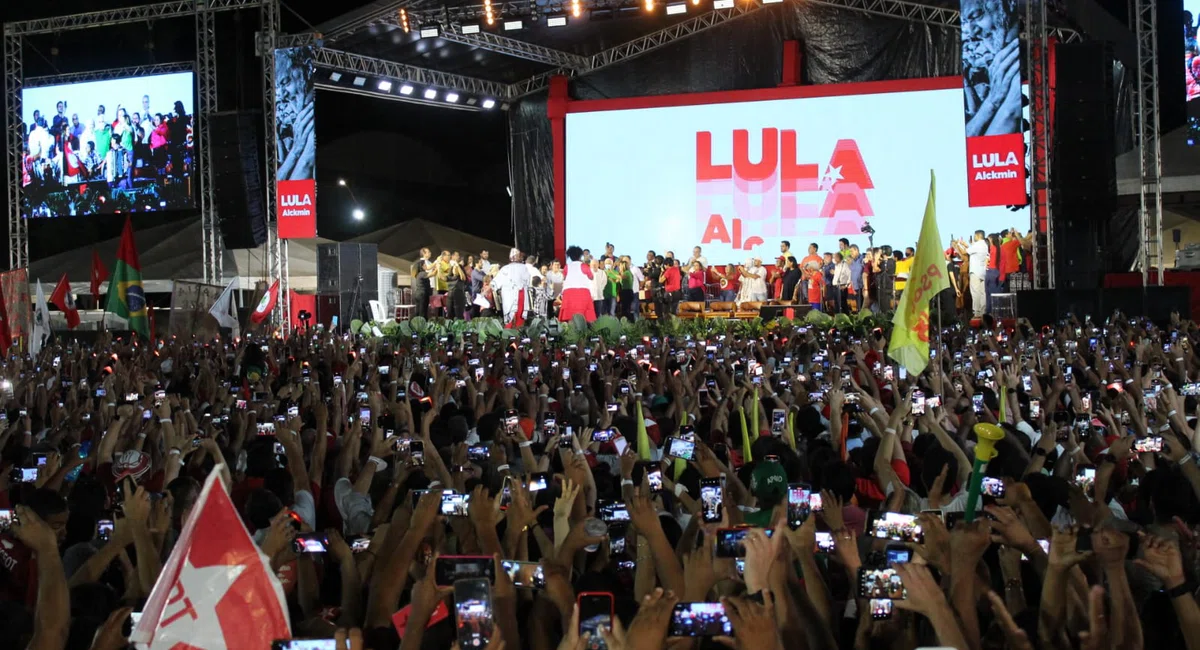 Lula participa de ato em Teresina