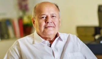 Professor Charles Silveira