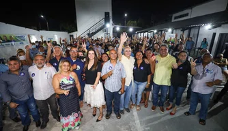 Sílvio Mendes e Iracema Portella em encontro com militares.