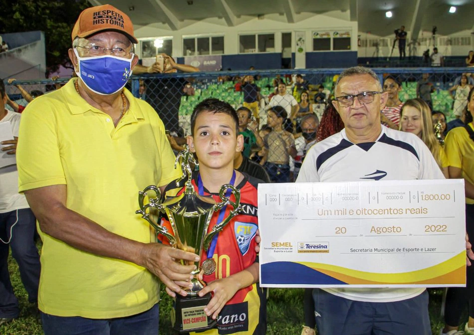 Dr. Pessoa participa da final de dois campeonatos no Lindolfo Monteiro