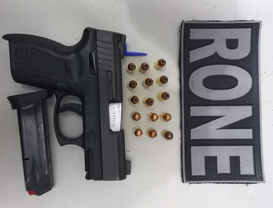 Arma apreendida no Centro de Teresina.