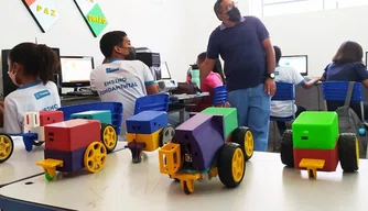 Seduc oferece cursos de robótica para estudantes da rede estadual.