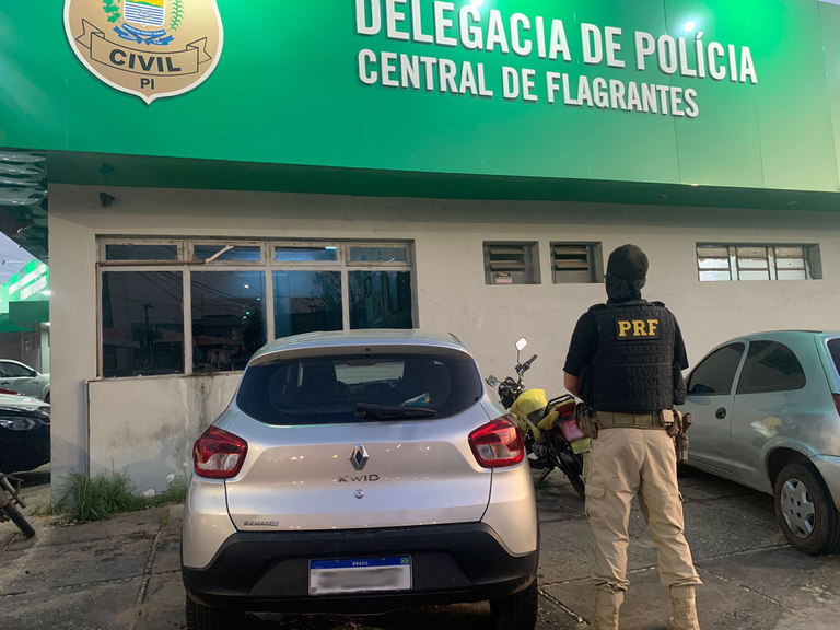 Carro de Curitiba/PR recuperado em Teresina