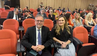 Juiz Virgílio Madeira e secretária Gemma Galganni.