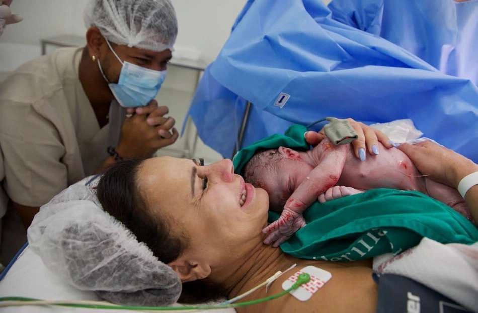 Joaquim, primeiro filho de Viviane Araújo nasce no Rio de Janeiro