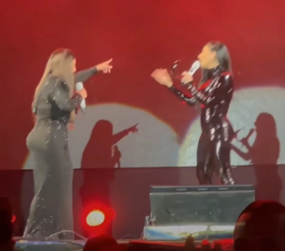 Simaria aparece de surpresa no primeiro show solo de Simone.