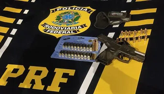 Arma e munição apreendida na BR 343 em Teresina