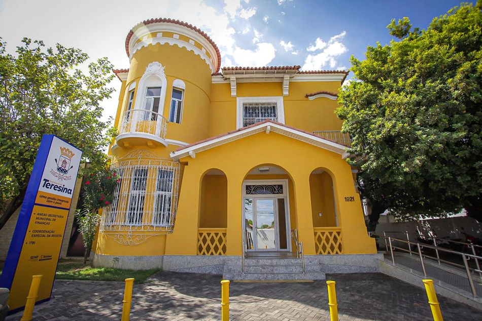 Fachada da Secretaria de Finanças Municipal de Teresina.