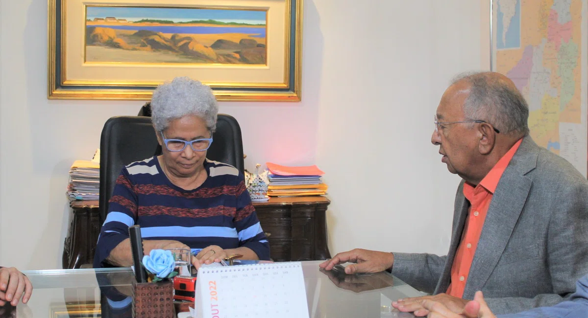 Governadora Regina Sousa se reúne com Dr. Pessoa