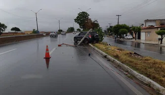 Acidente entre carro e moto na BR 316 em Teresina.