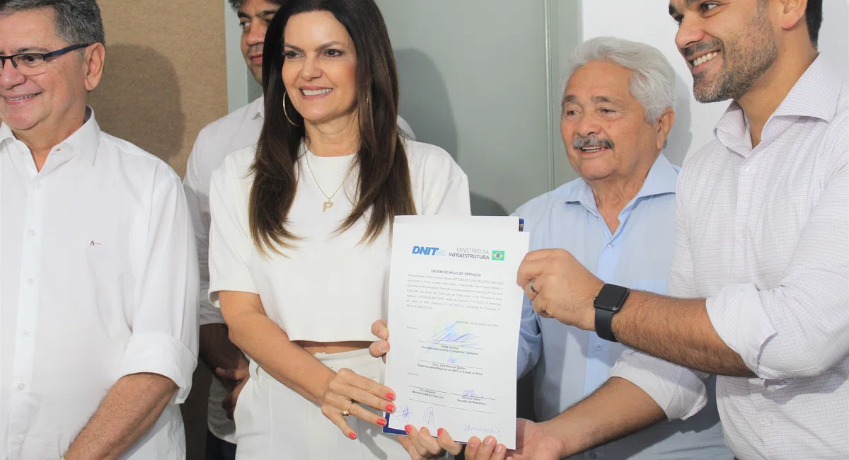 Elmano Férrer assina ordem de serviço para construir ponte entre PI e MA