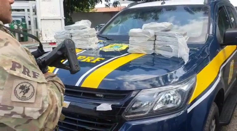 Cocaína apreendida com casal de Teresina no Ceará.