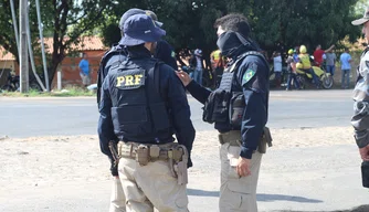 Manifestantes interditam trecho da BR-316 na zona Sul de Teresina