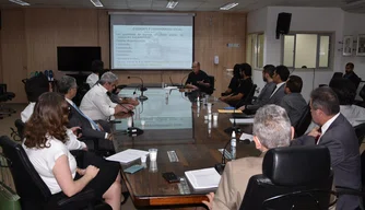 Reunião para discutir captação de recursos para construção do Centro de Cidadania e Skate Social da UFPI.