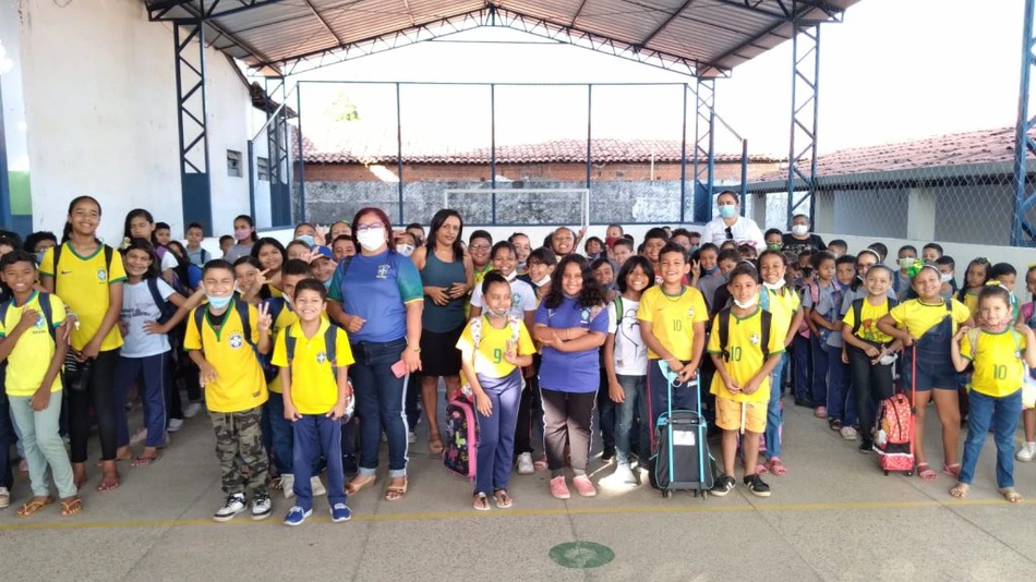 Escolas e CMEIs fazem atividades em clima de Copa do Mundo