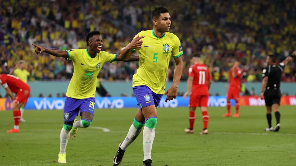 Jogador Casimiro, após gol da vitória em jogo contra a Suíça.