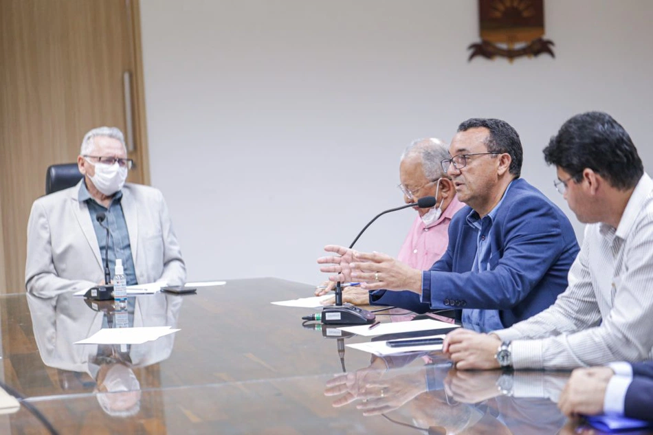Reunião entre prefeitura e UFPI
