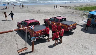 Operação do Corpo de Bombeiros no litoral do Piauí.
