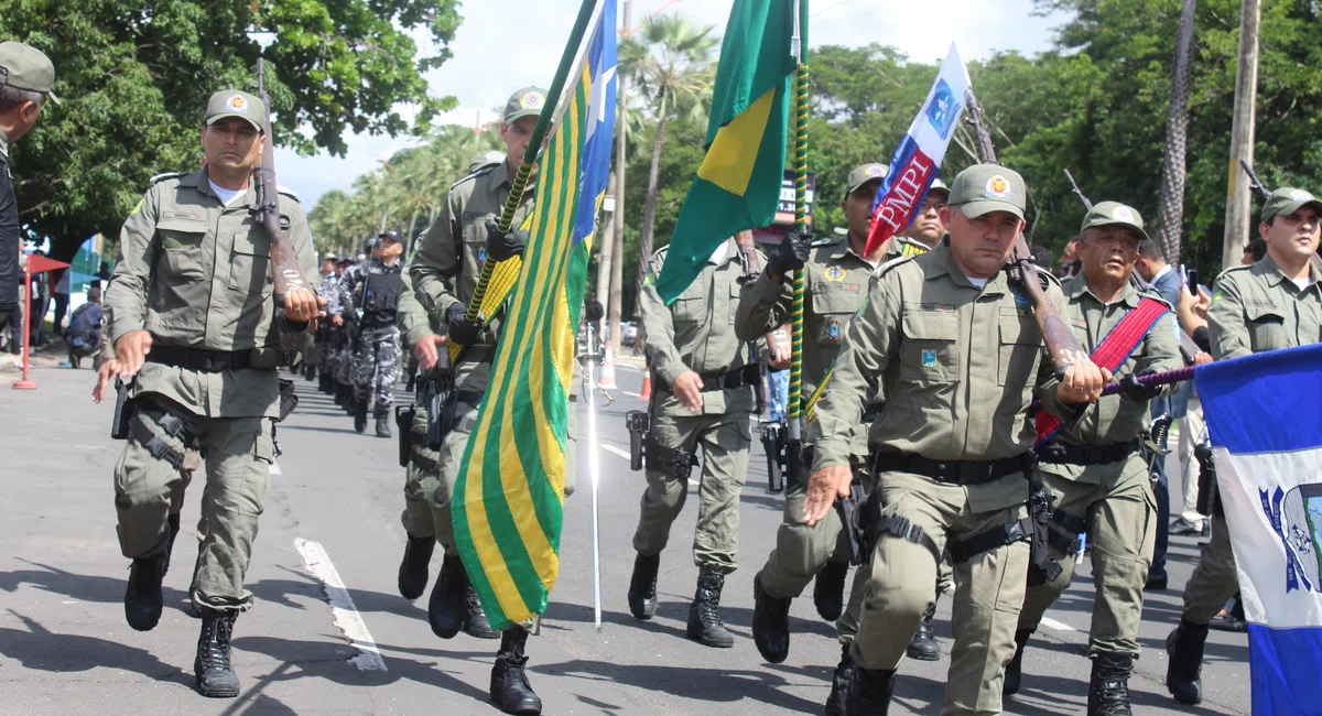 Revista do presidente da Alepi, deputado Franzé Silva.