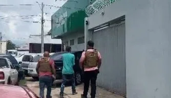 Prisão realizada pela Força Estadual Integrada de Segurança Pública na zona Sul de Teresina.