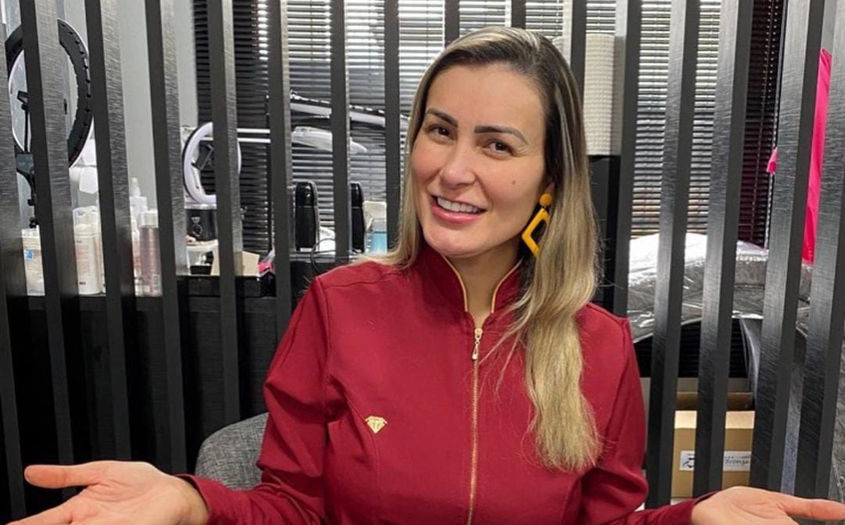 Andressa Urach nega que voltou a se prostituir.