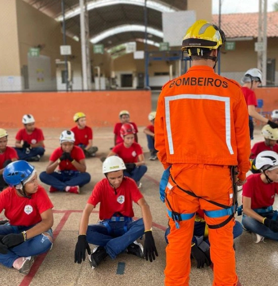 Projeto Bombeiro Mirim.