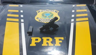 Arma de fogo apreendida na BR 316 em Picos.