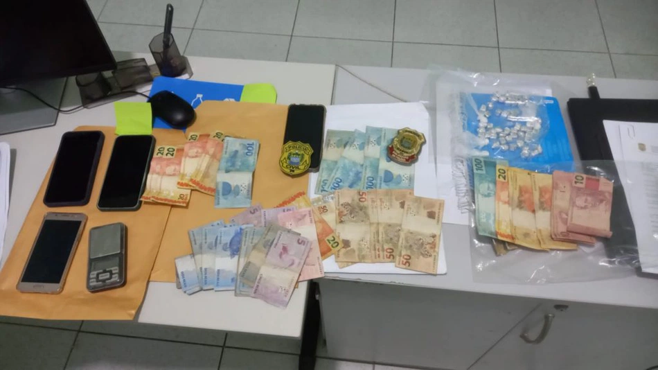 Polícia Civil cumpre mandados de busca e apreensão em Parnaíba.
