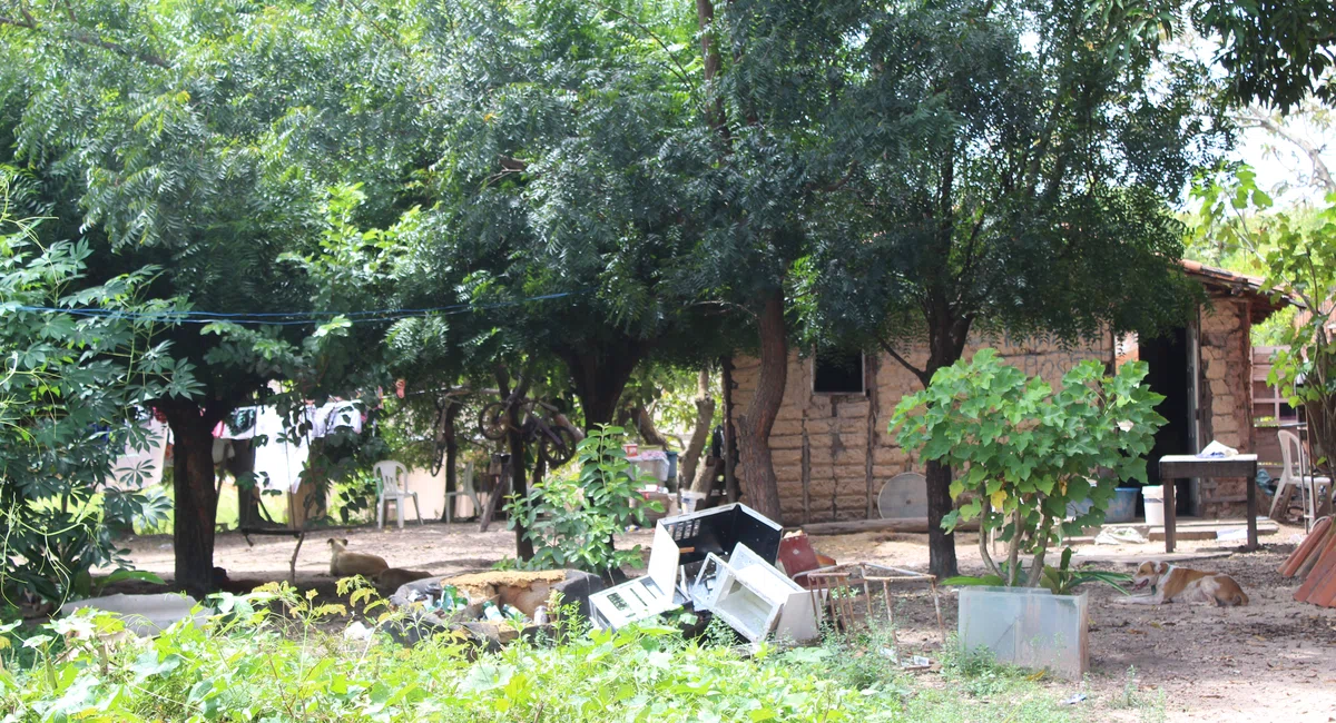 Casa dos moradores no Terreno do Grupo Claudino.