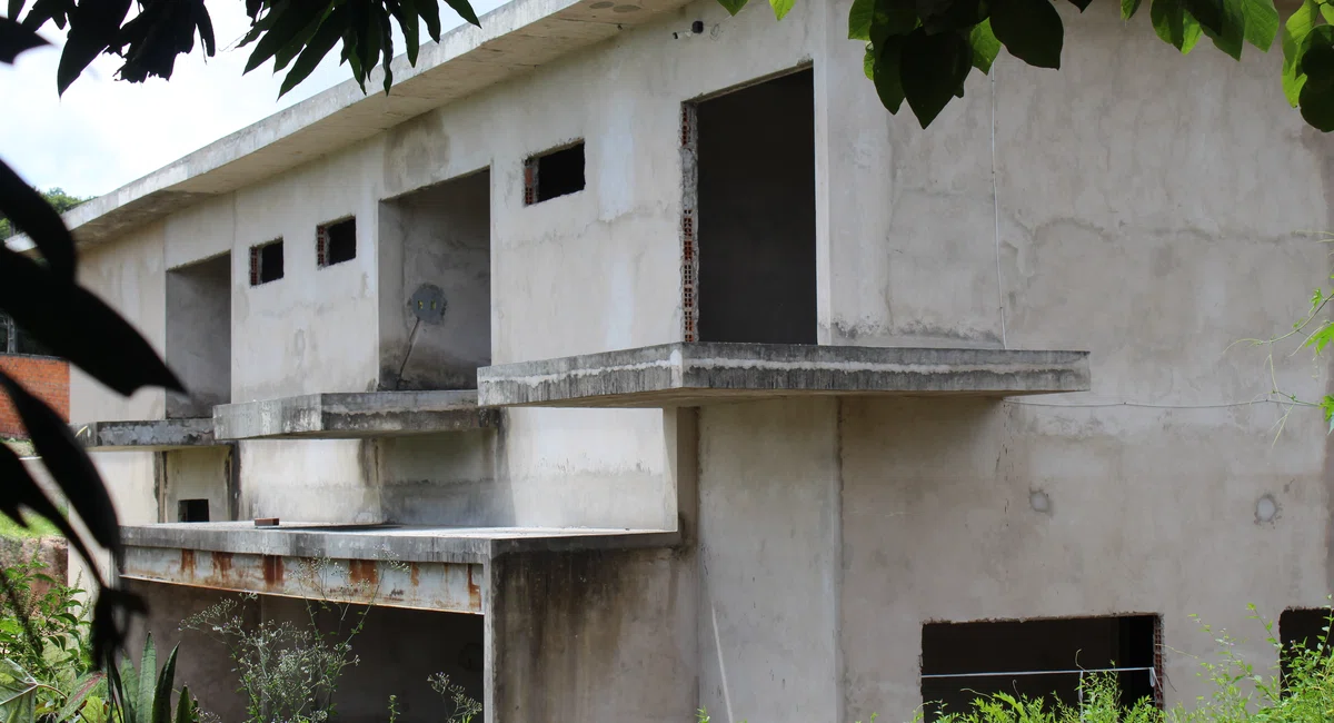 Construção de uma casa do Grupo Claudino no terreno
