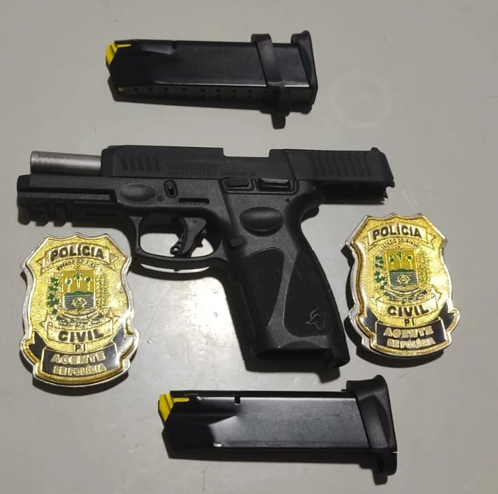 Arma apreendida durante campanha de trânsito É por Todos Nós .