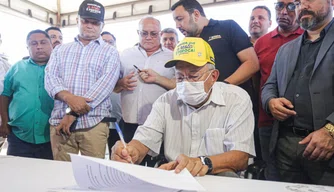 Prefeito Dr.Pessoa assina Ordem de Serviço