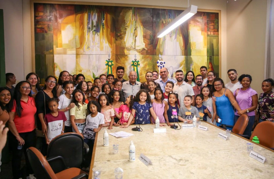 Dr.Pessoa se reúne com crianças no Café com o Prefeito