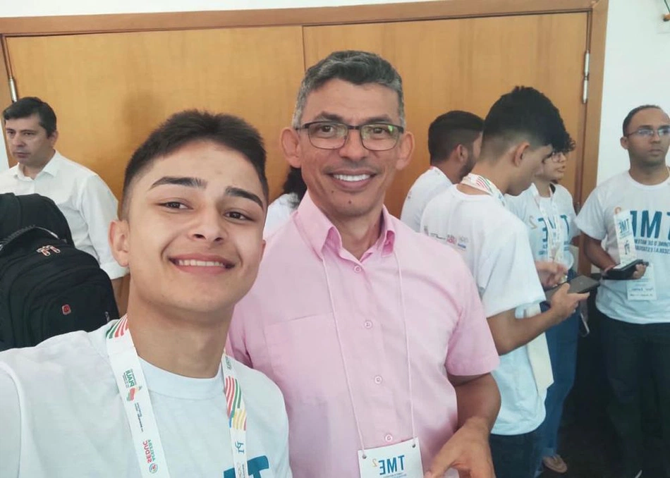 O jovem Rômulo, é medalhista de prata no Torneio de Matemática das Escolas Estaduais