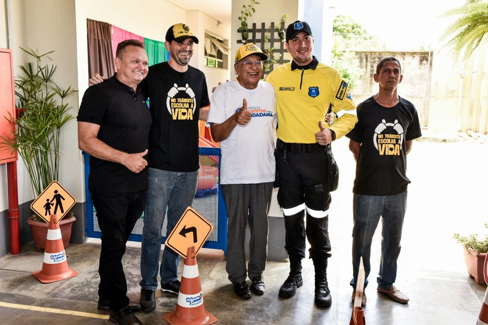 Dr. Pessoa acompanha ação “Mais Trabalho e Mais Amor” no Residencial Deus Quer