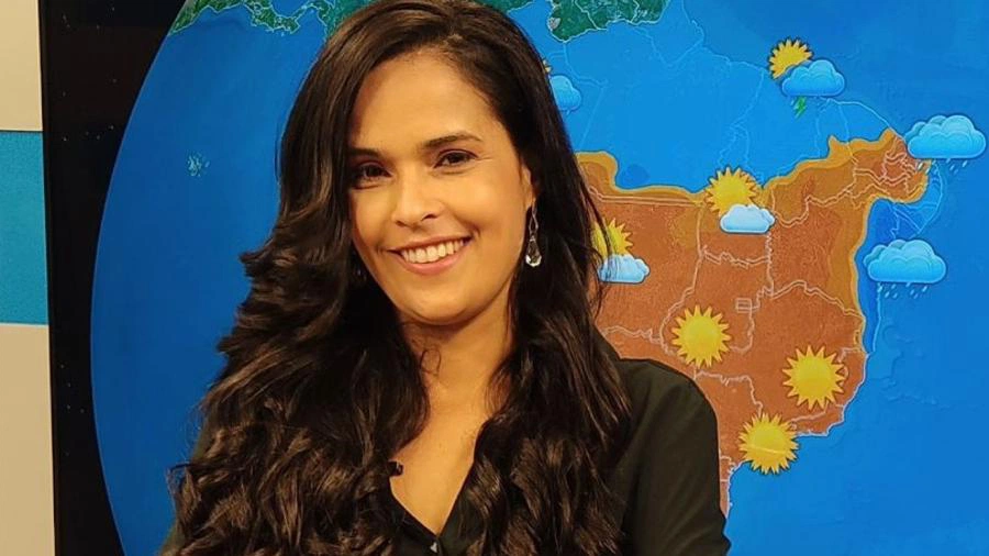 Jornalista Elaine Santos morre aos 38 anos