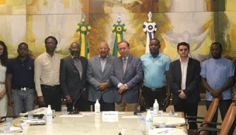 Representantes do Ministério de Obras Públicas, Habitação e Recursos Hídricos de Moçambique.