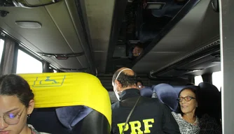 Ação educativa da PRF no Terminal Rodoviário de Teresina