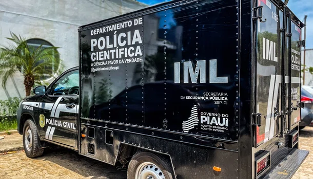Homem é assassinado com cinco tiros na frente de casa em Teresina