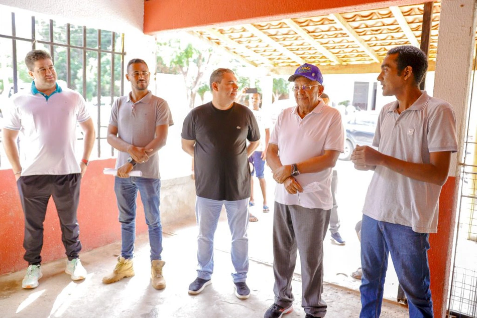 Entrega de obras na zona Leste