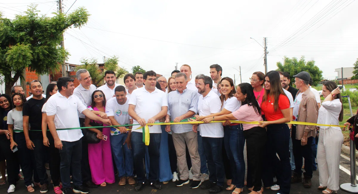 Rafael entrega primeira obra do Orçamento Participativo em Teresina
