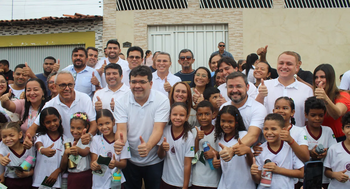 Rafael entrega primeira obra do Orçamento Participativo em Teresina
